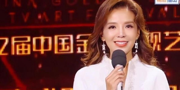 “央视一姐”朱迅的落寞，是整个主持界的悲哀，让人痛惜不已