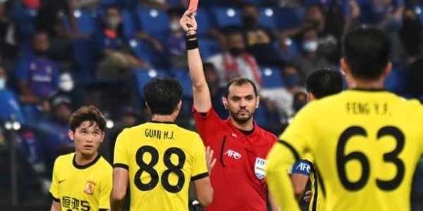 fifa club world cup-吃红牌丢饭碗开创先河 广州队的危机公关很成功？