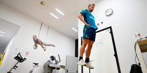 足球-【拜仁转会动态】莱万归队报到，德利赫特即将下树？